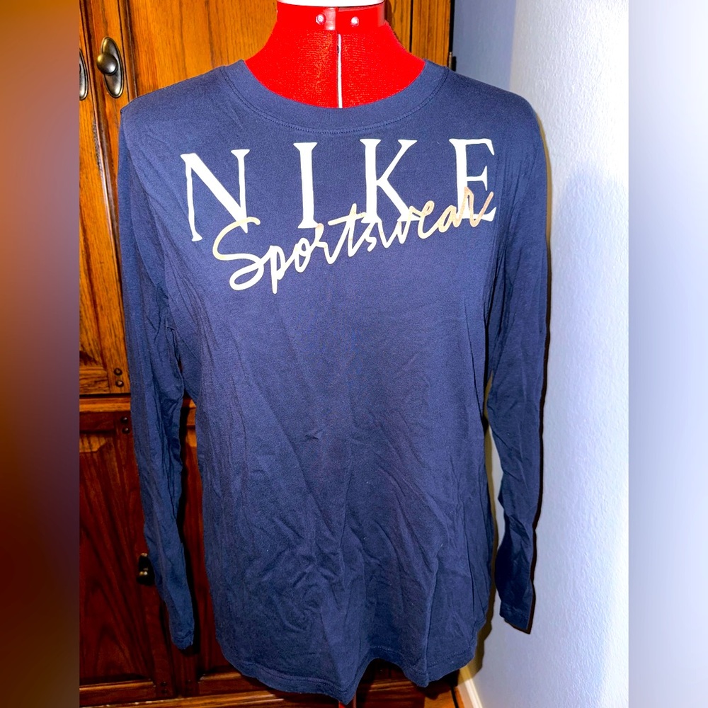 Like new Nike long sleeve shirt